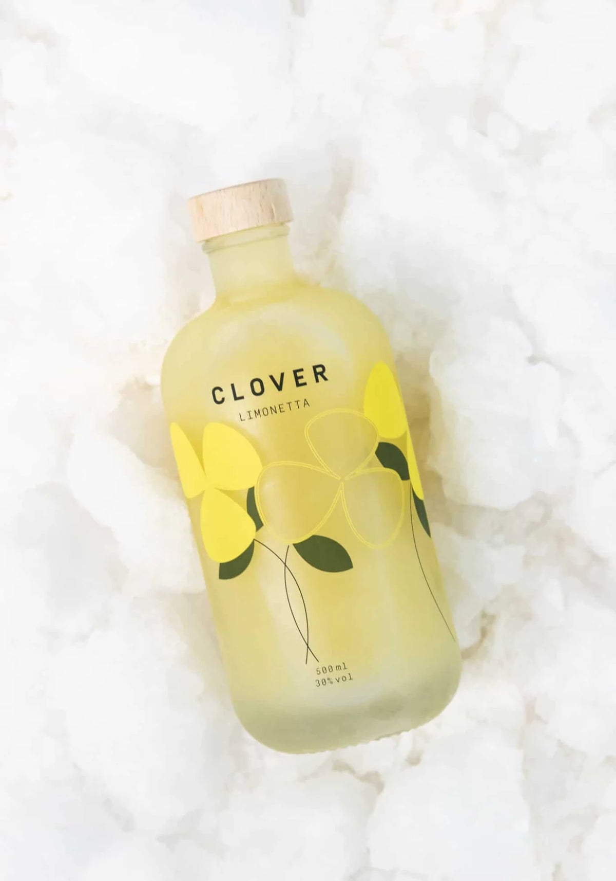 Le Clover Limonetta de chez Clover Gin posé sur de la glace