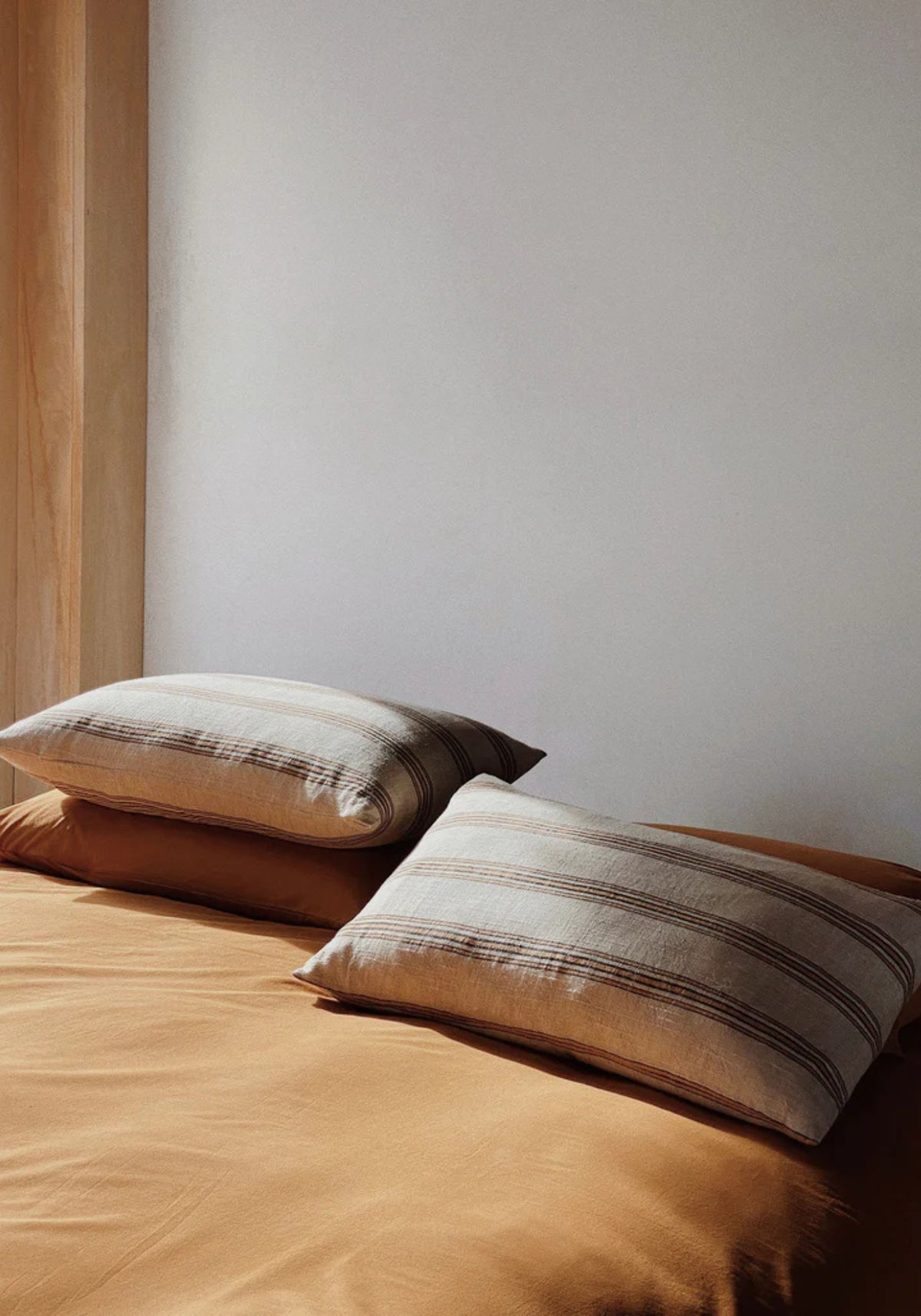 La cushion cover - housse de coussin apricot de chez Mizar & Alcor