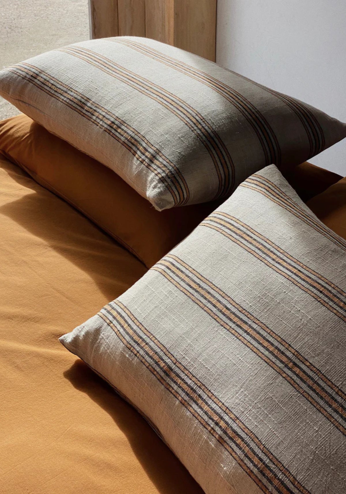 La cushion cover - housse de coussin apricot de chez Mizar & Alcor