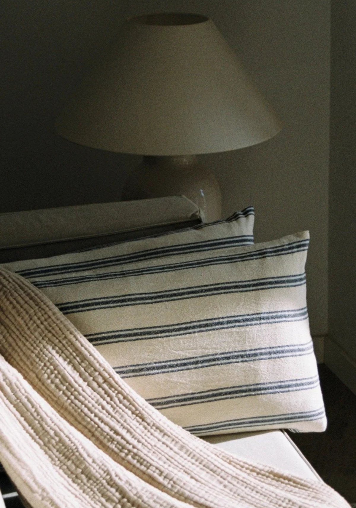 La cushion cover - housse de coussin saphirre de chez Mizar & Alcor