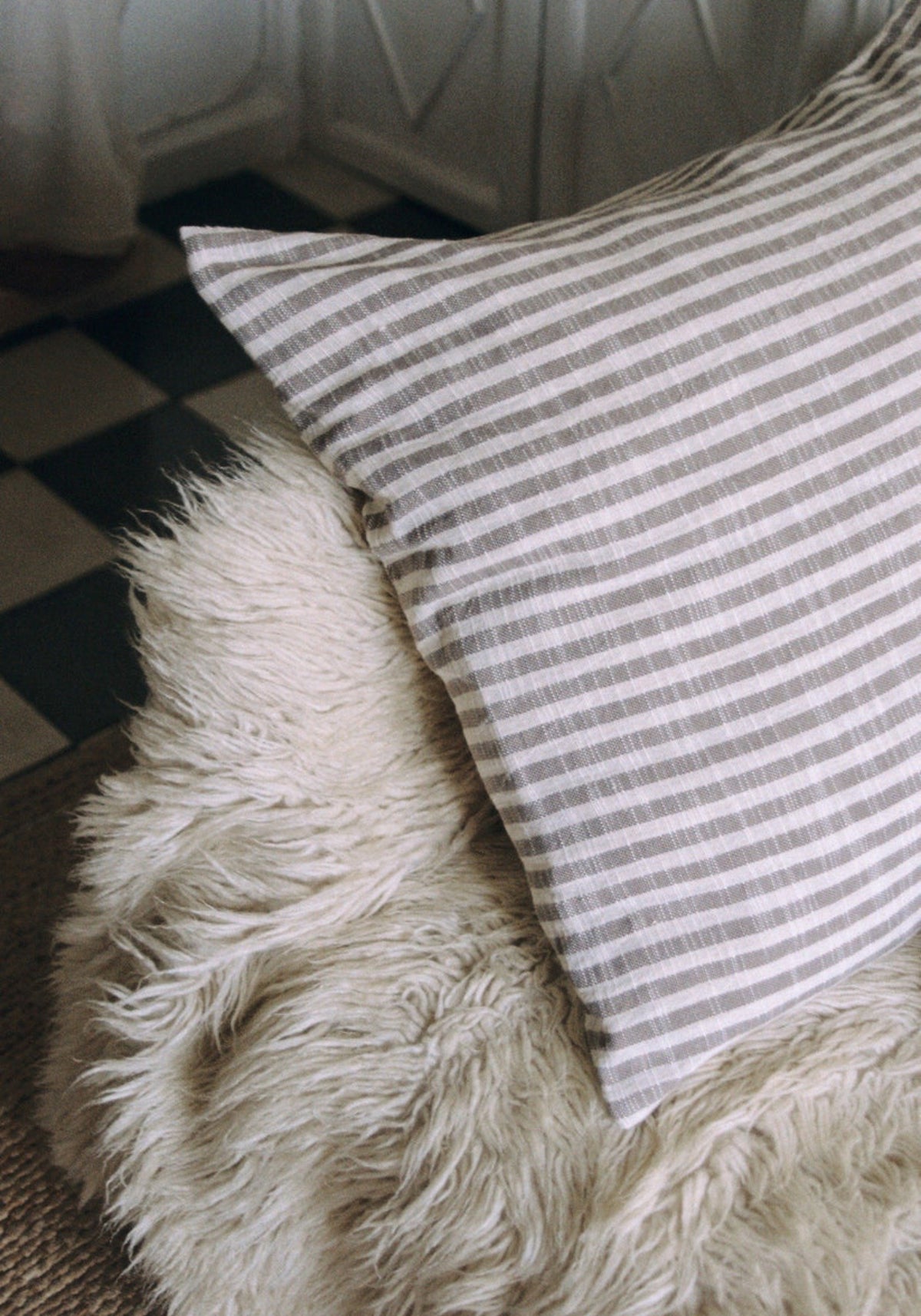 La cushion cover - housse de coussin striped grey de chez Mizar & Alcor