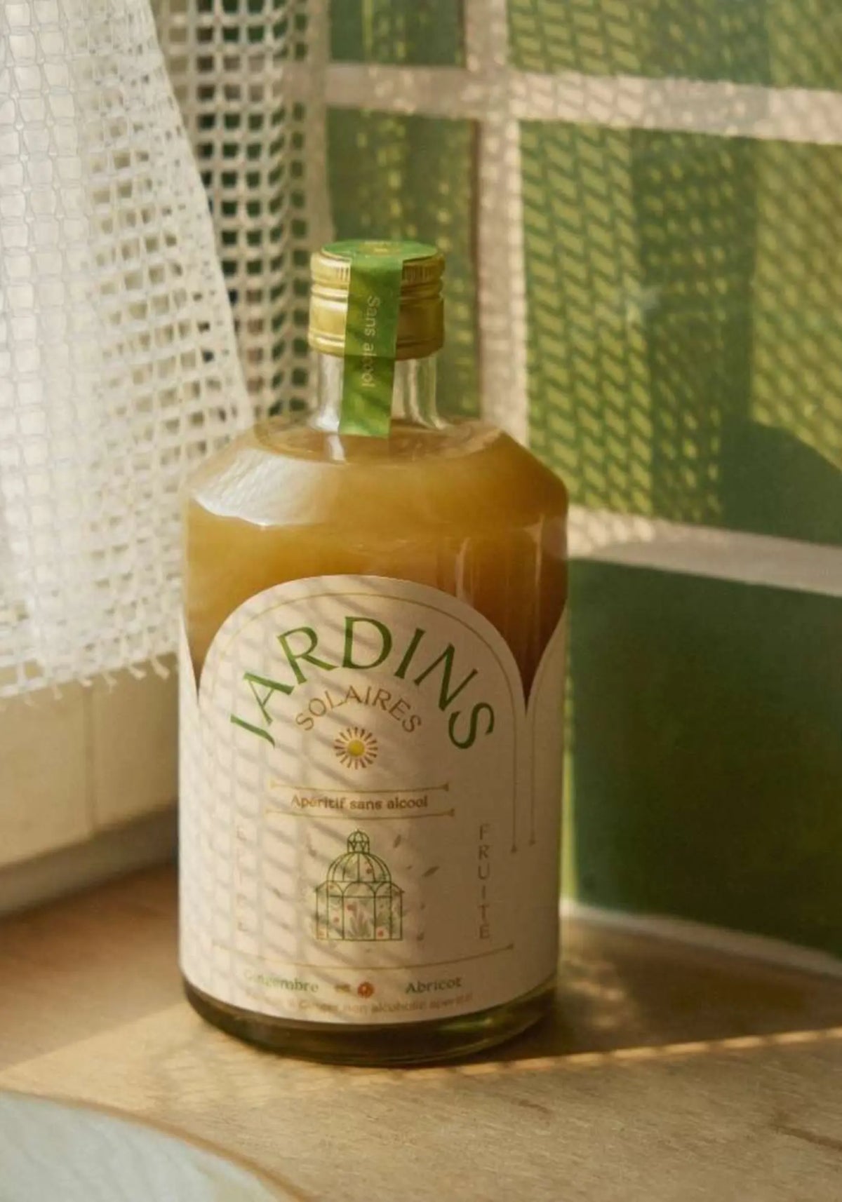 L'apéritif sans alcool gingembre et abricot 70cl de chez Jardins