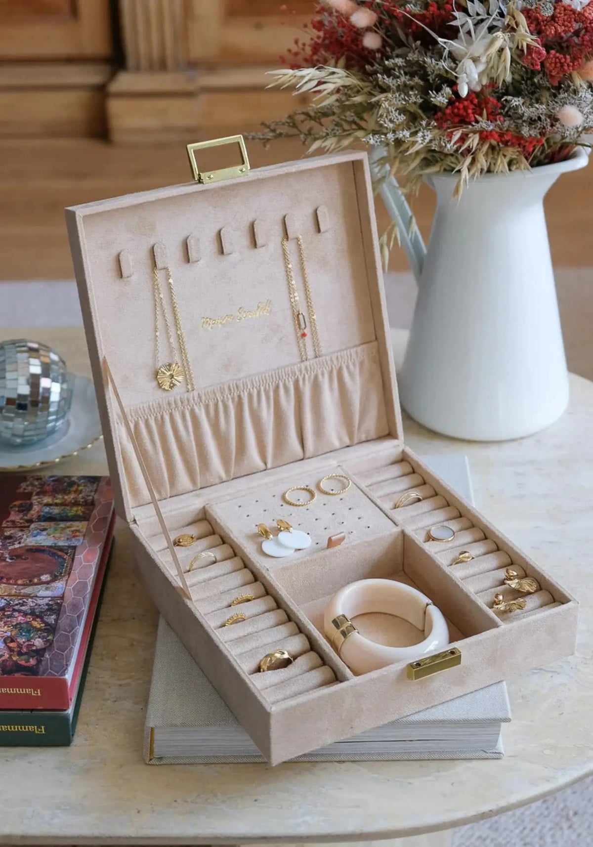 La boite à bijoux Anne velours beige de chez Maison Scarlett