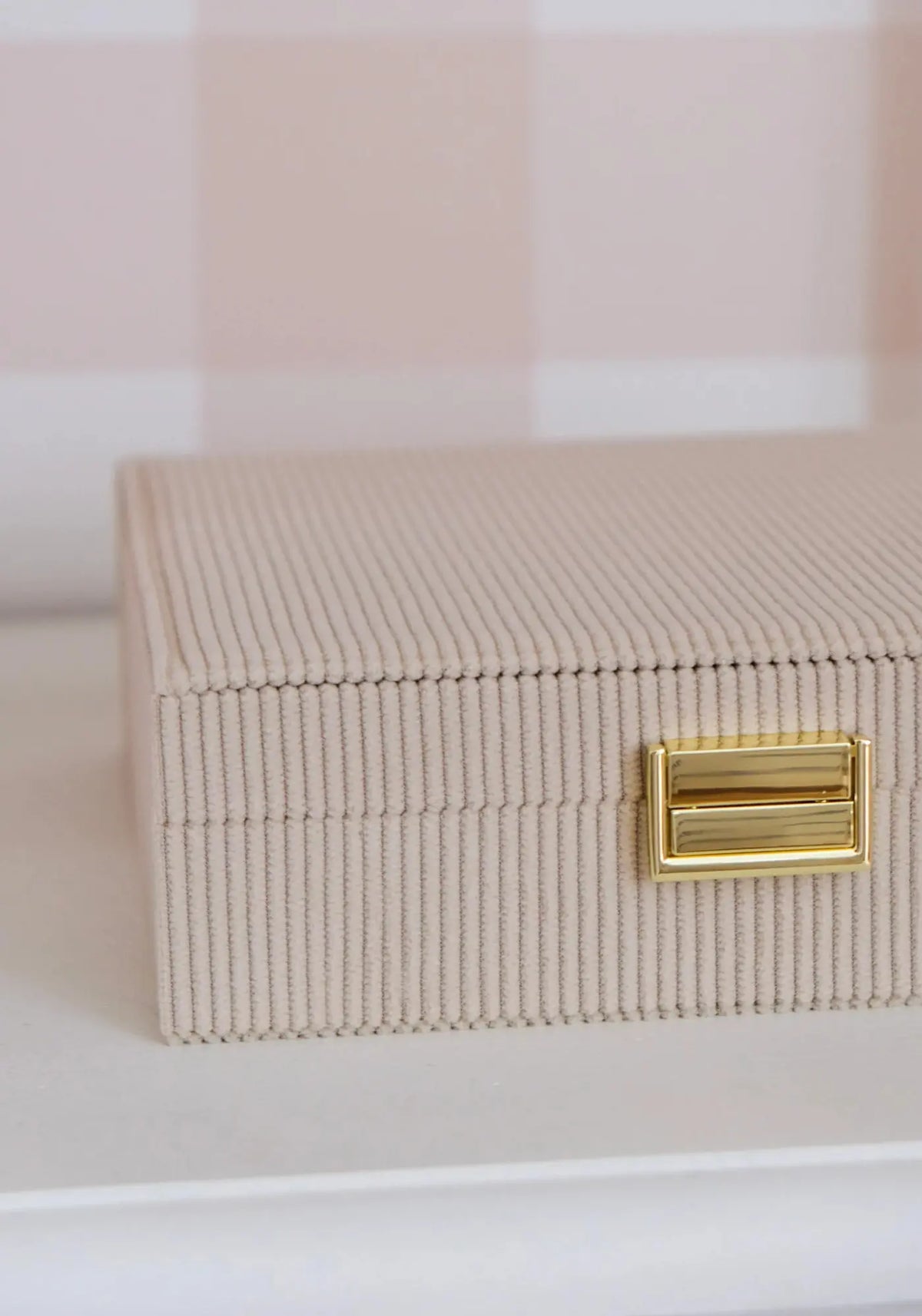 La boite à bijoux Anne velours côtelé beige de chez Maison Scarlett