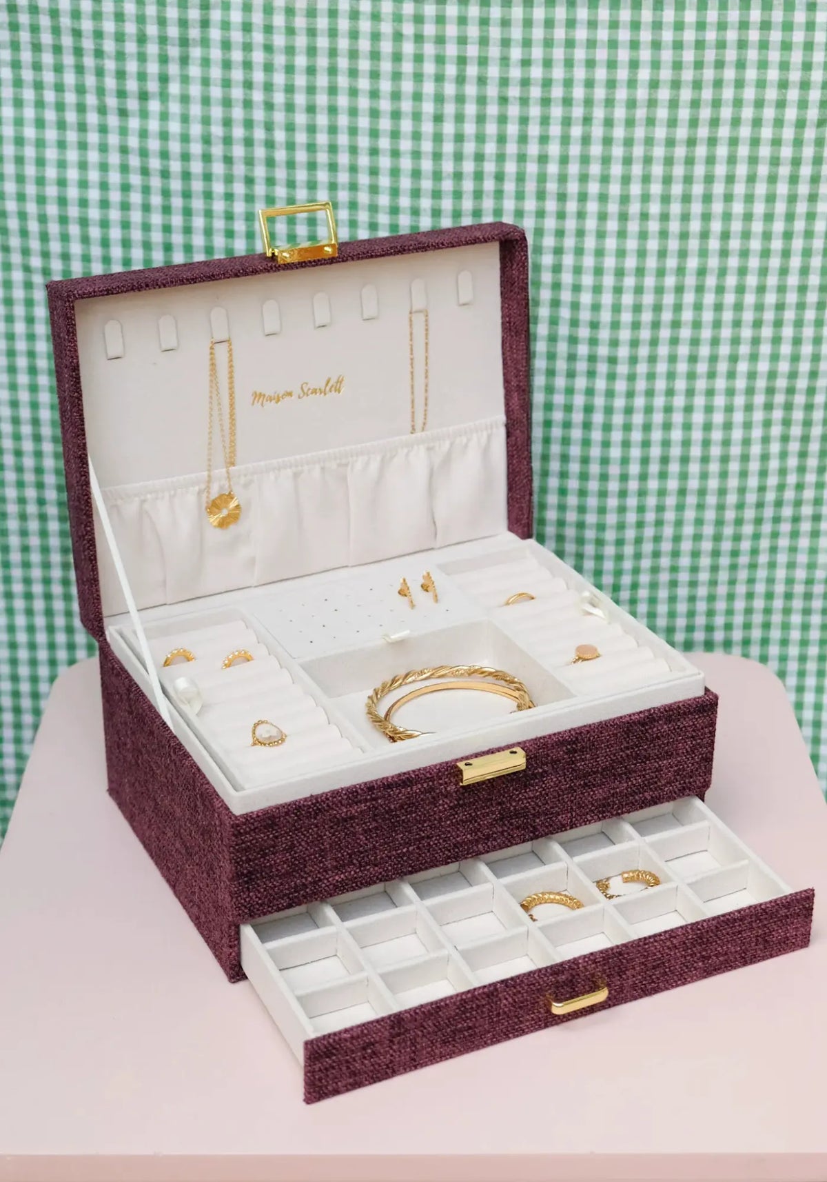La boîte à bijoux Denise lin bordeaux de chez Maison Scarlett