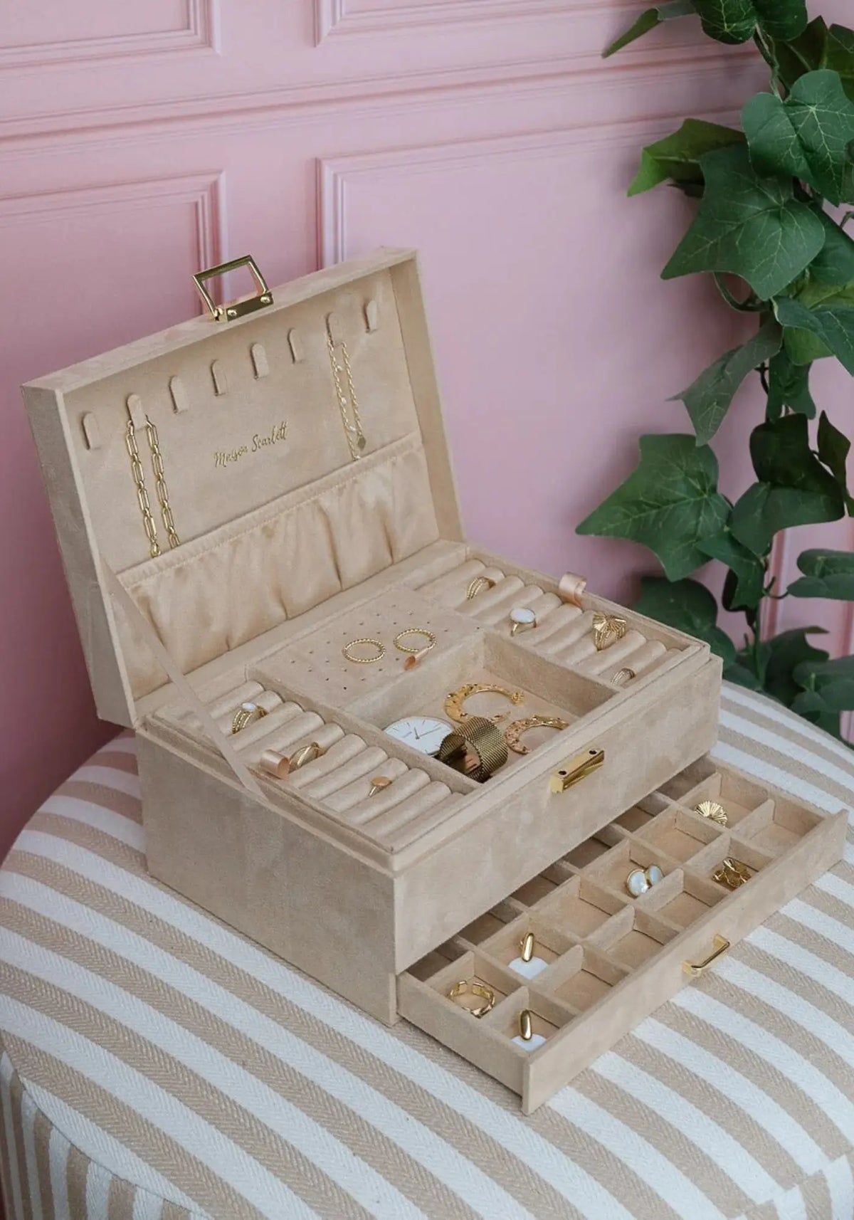 La boîte à bijoux Denise velours beige de chez Maison Scarlett