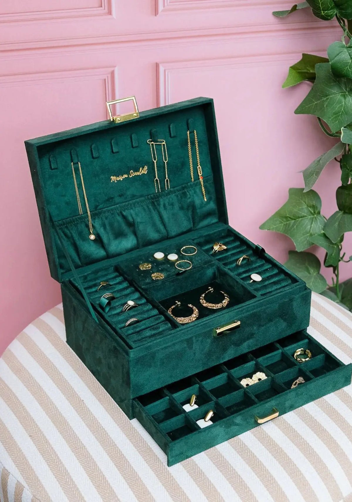 La boîte à bijoux Denise velours vert de chez Maison Scarlett