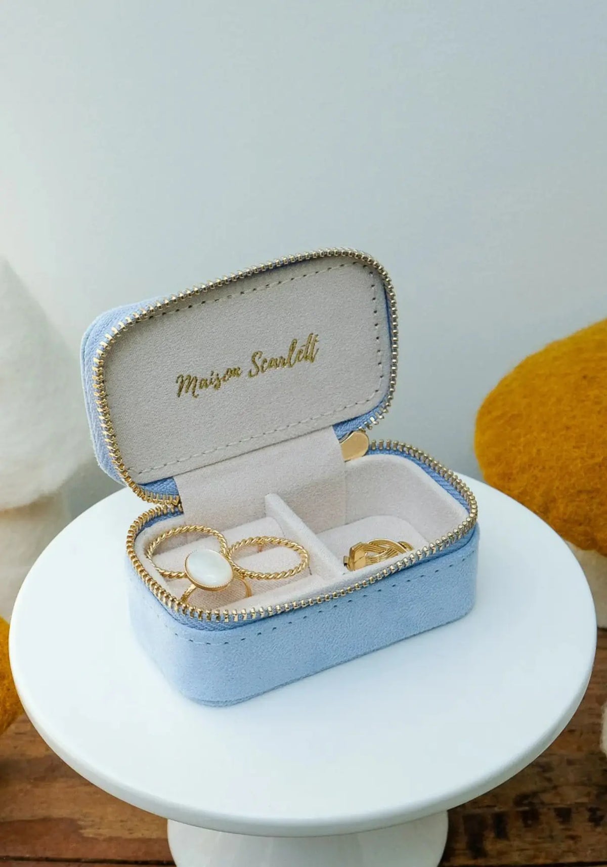 La boite à bijoux Marie velours bleu ciel de chez Maison Scarlett