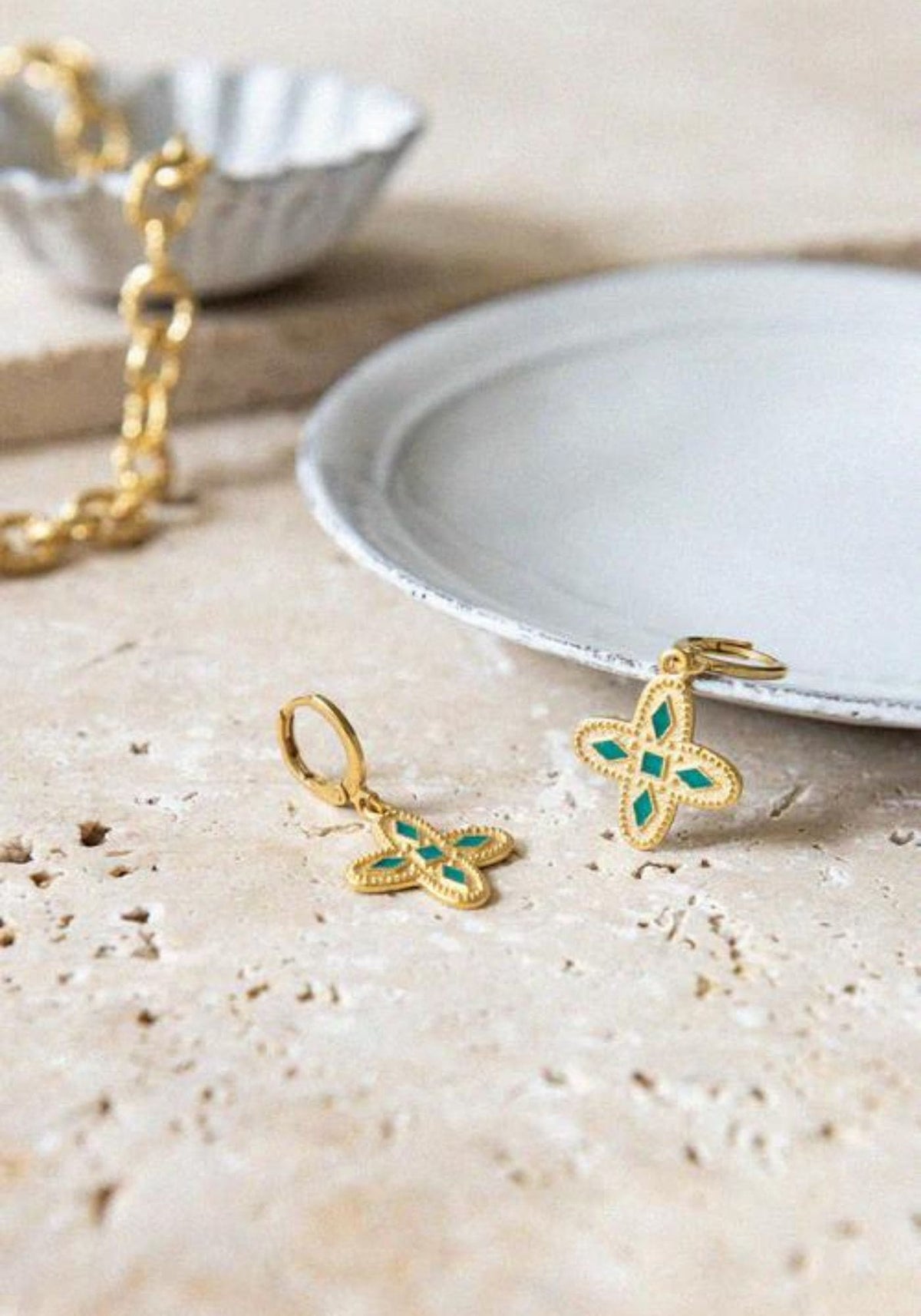 Boucles d'oreilles Adriana vert émeraude de chez Bacci Paris