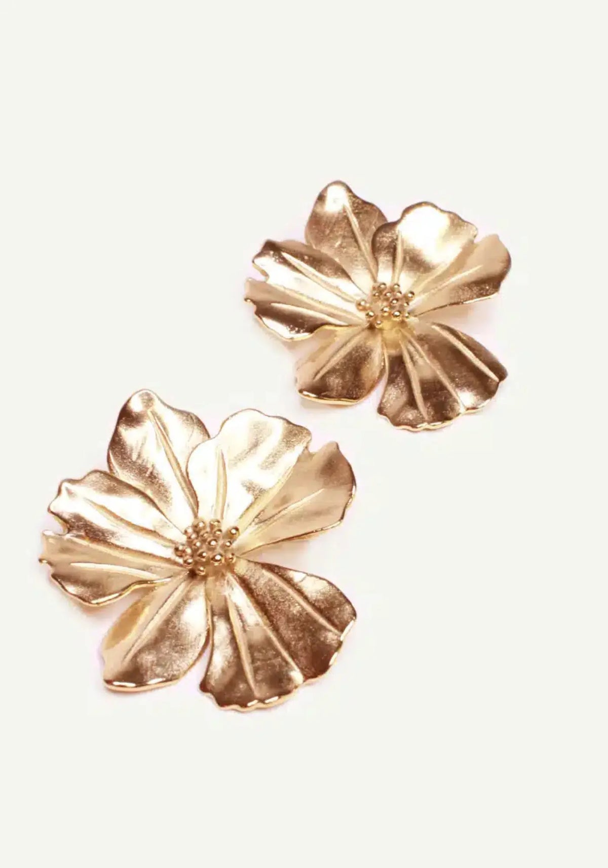 Les boucles d'oreilles Vicky Or de chez Caprice Paris 
