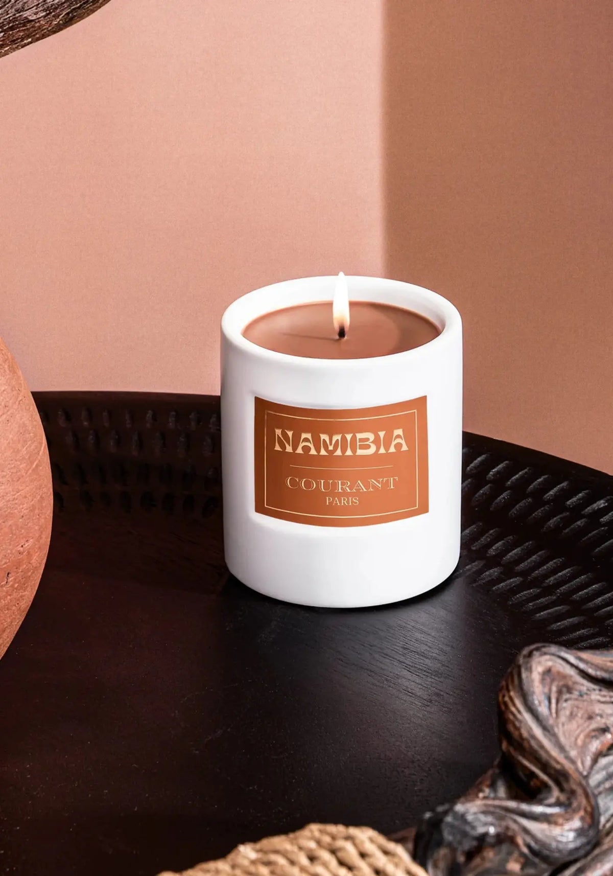 La bougie parfumée Namibia de chez Courant Paris 