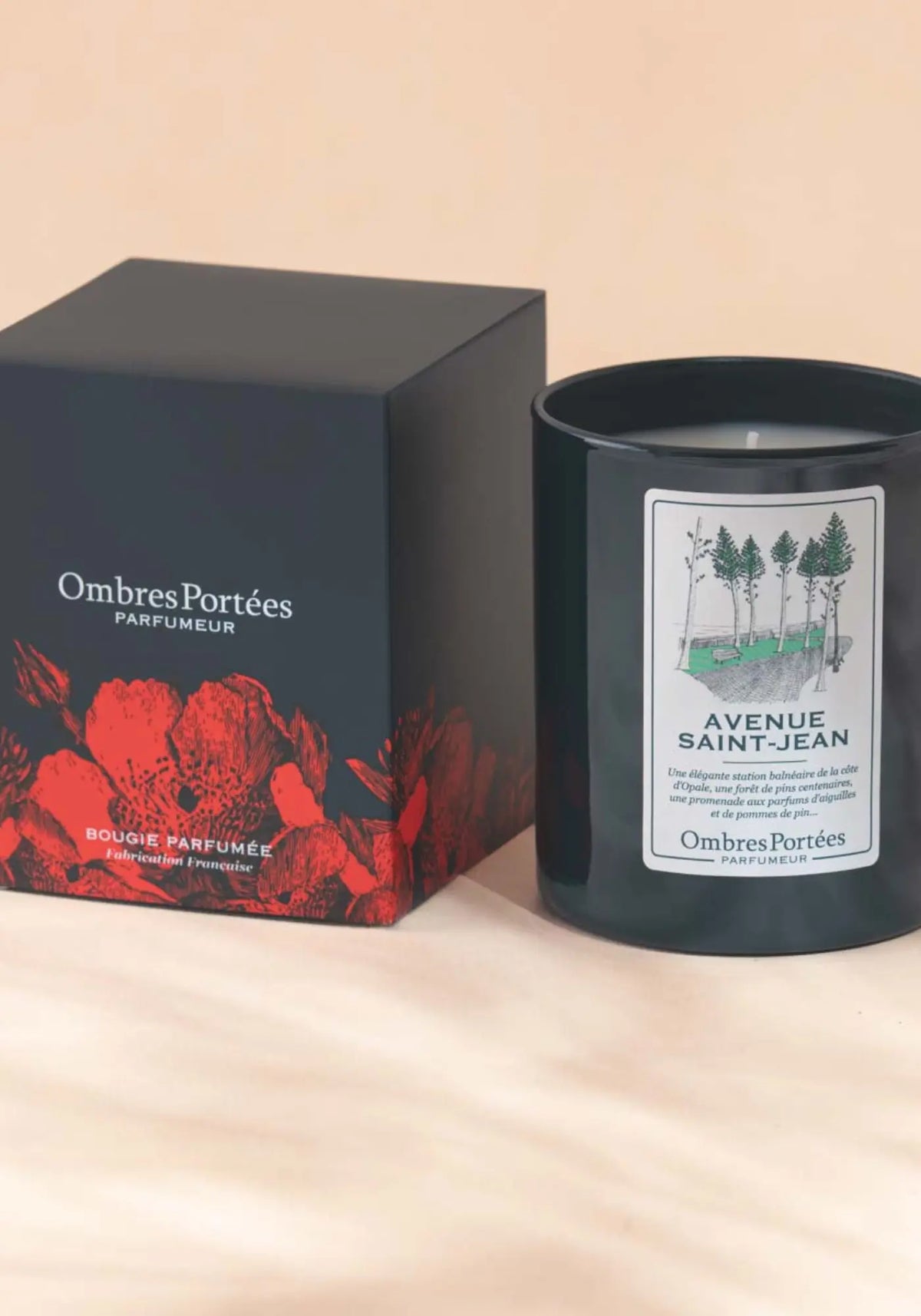 Le packaging de la bougie parfumée Lilloise Avenue Saint Jean de chez Ombres Portées