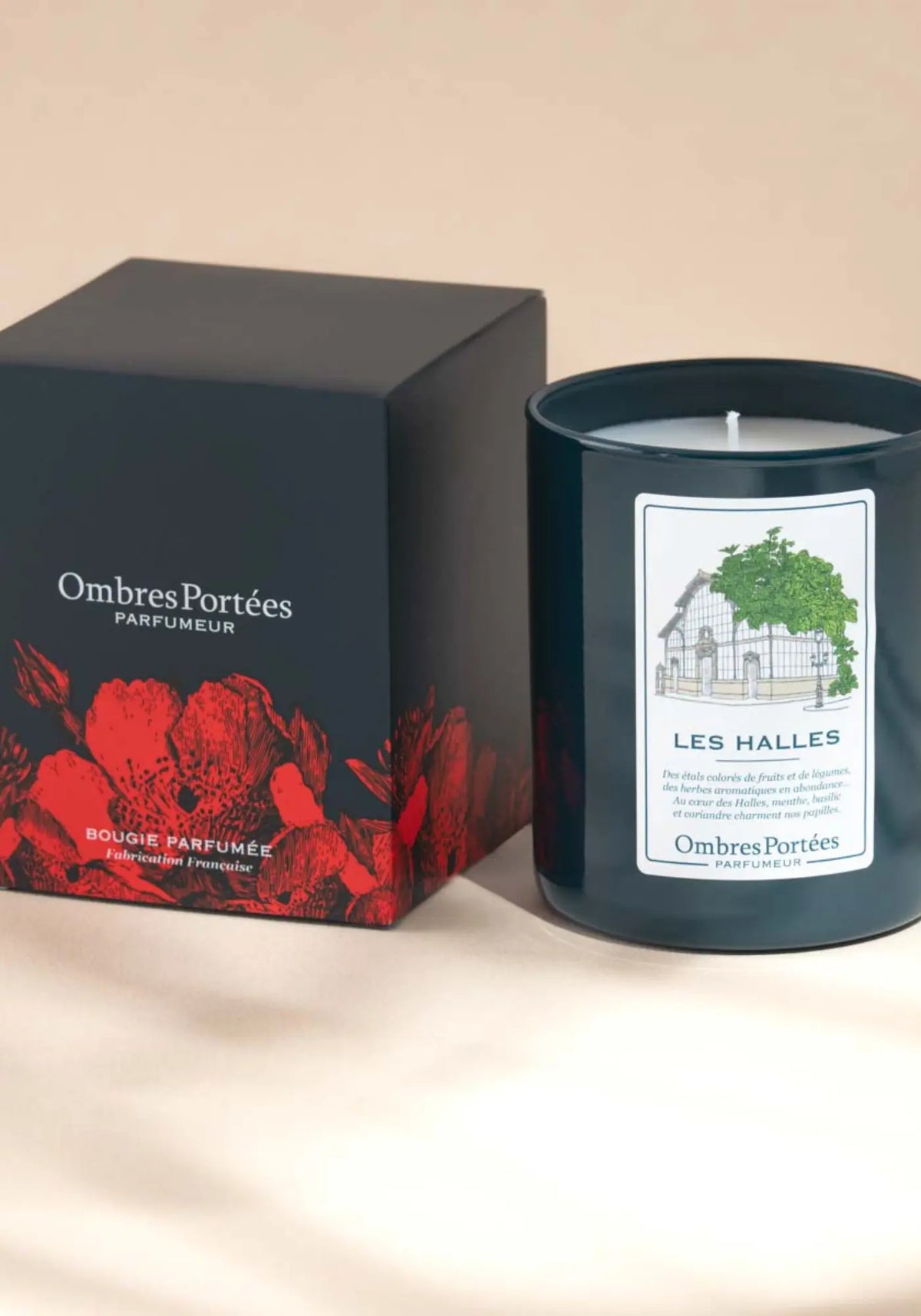 Le packaging de la bougie parfumée Lyonnaise Les Halles de chez Ombres Portées
