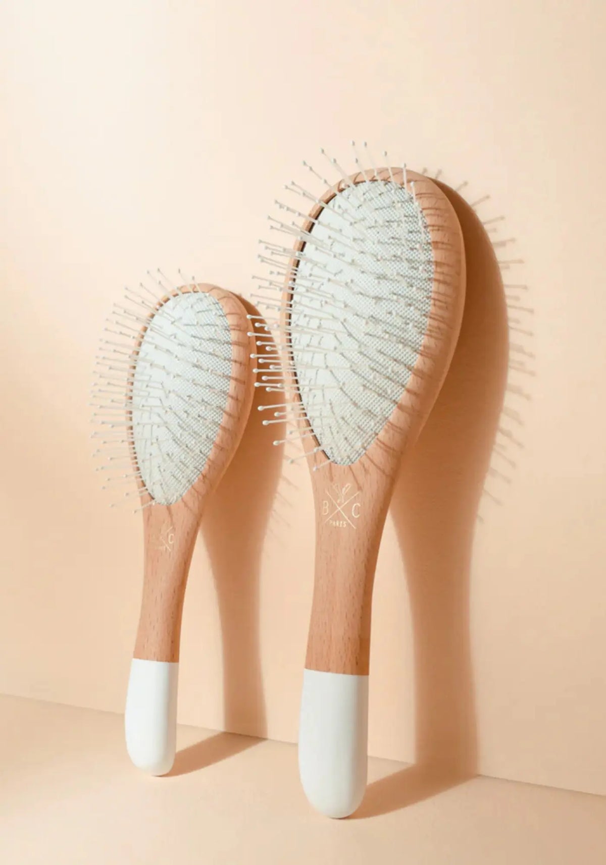 La brosse démelage et volume petit format 100% nylon de chez Bachca