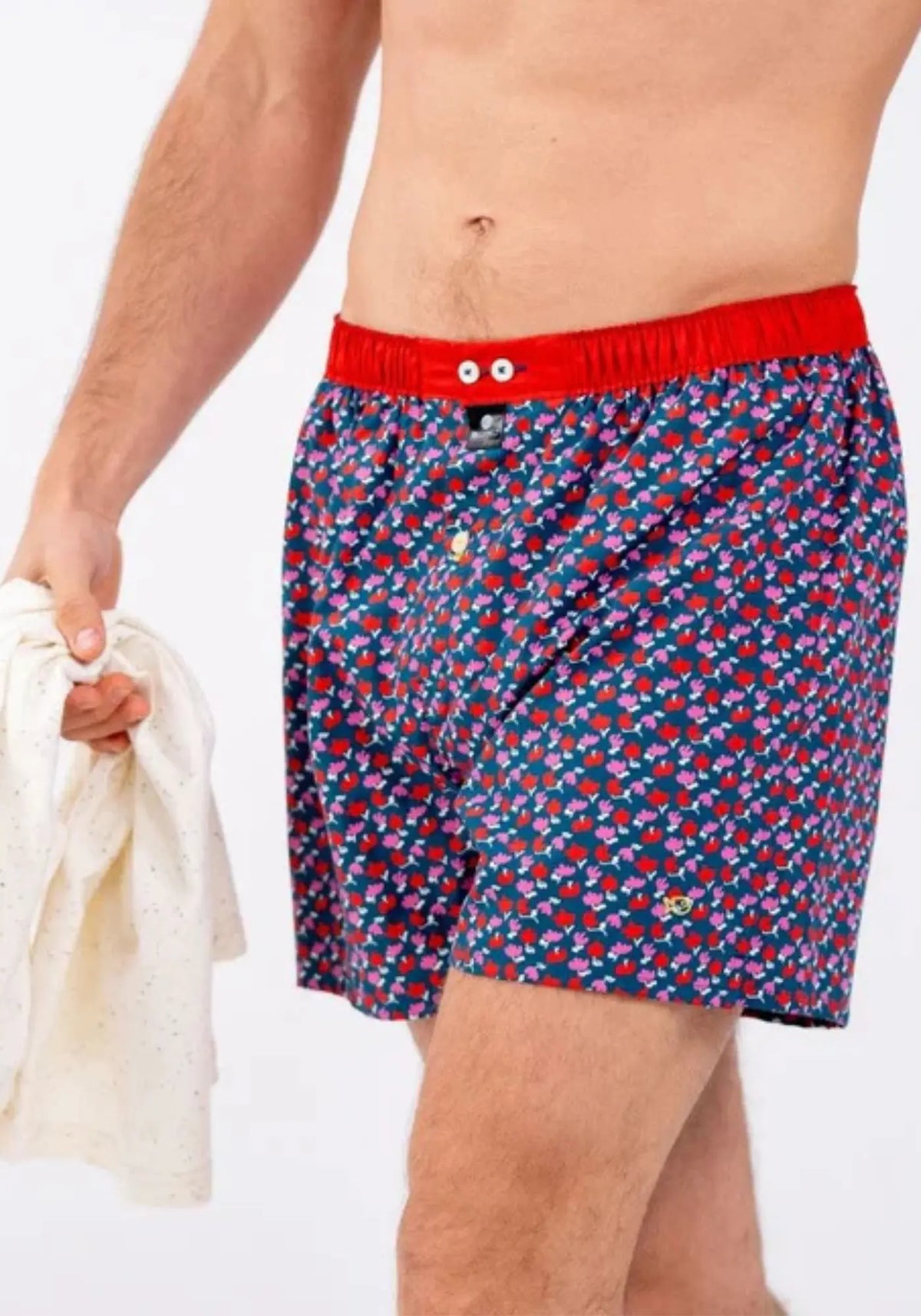 L'homme porte le caleçon coton bio Tululup de chez Billy Belt