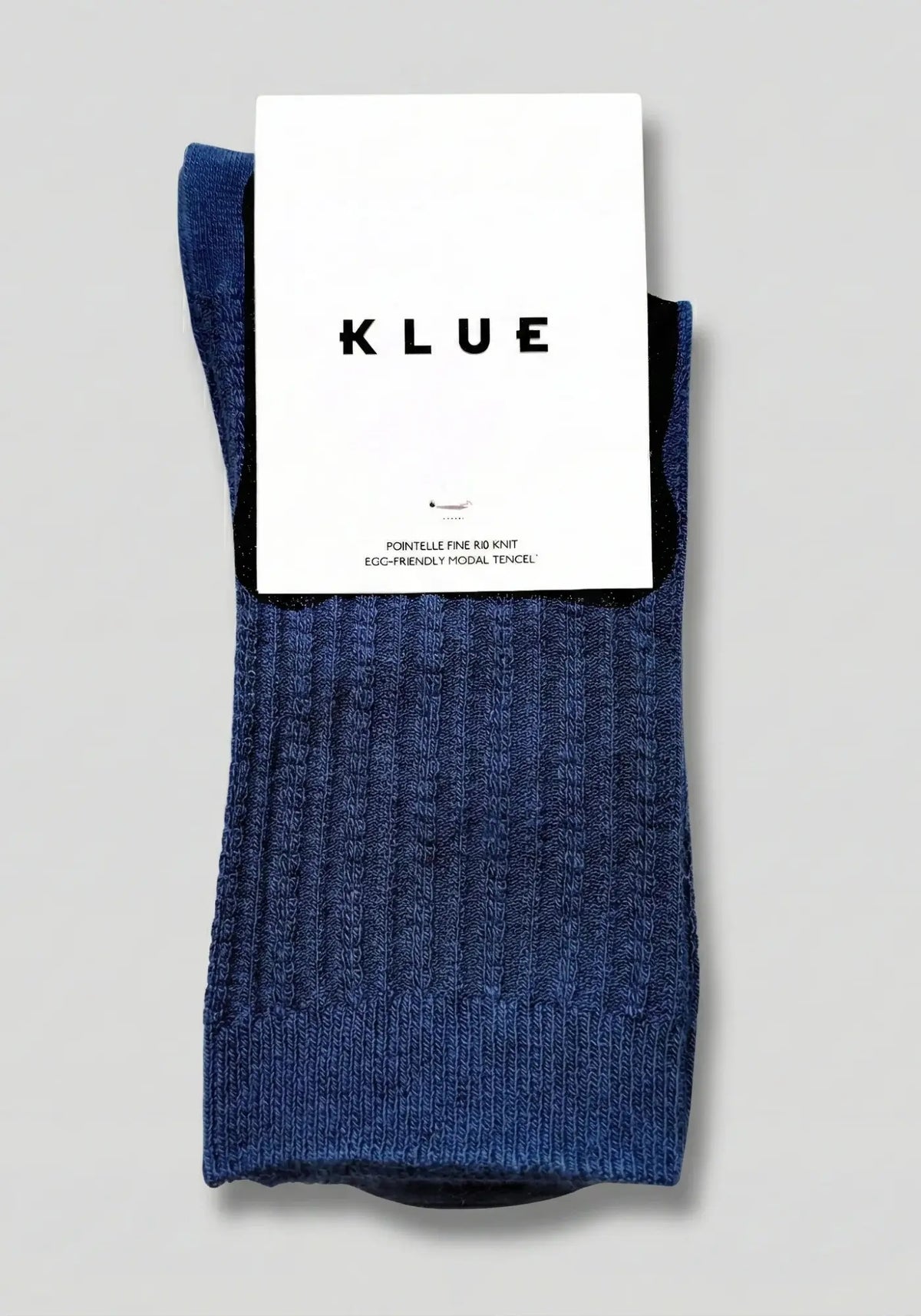 Les chaussettes en coton biologique navy de chez Klue