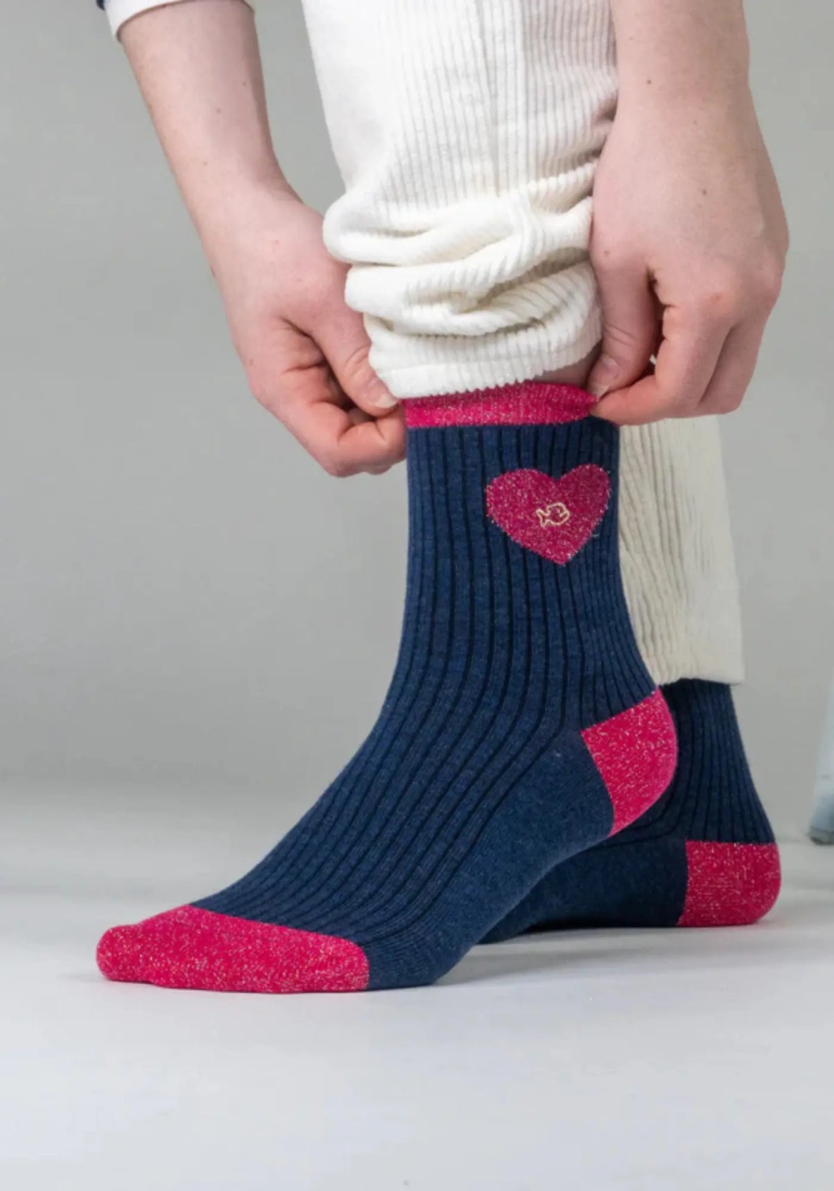 Les chaussettes en coton peigné coeur bleu marine de chez BillyBelt
