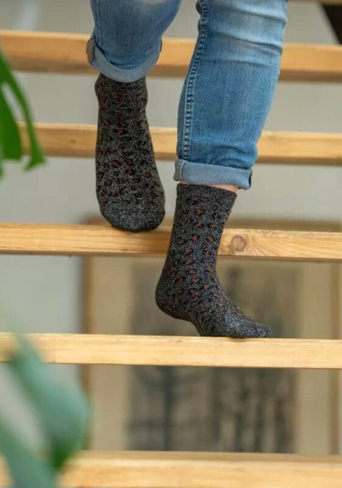 Chaussettes pour femme motif léopard noir de chez Billybelt