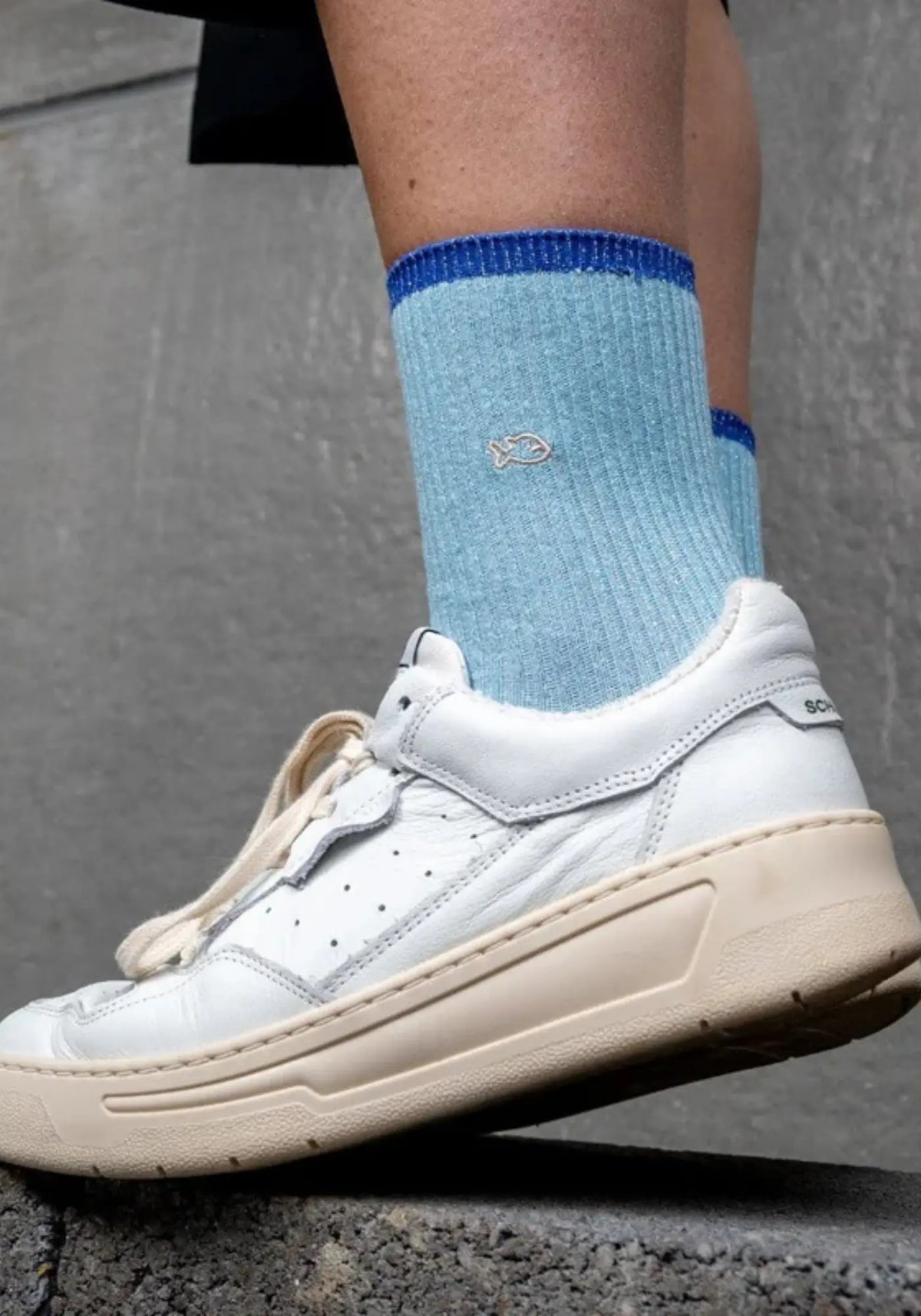 Les chaussettes vintage pailletées bleu ciel de chez Billybelt
