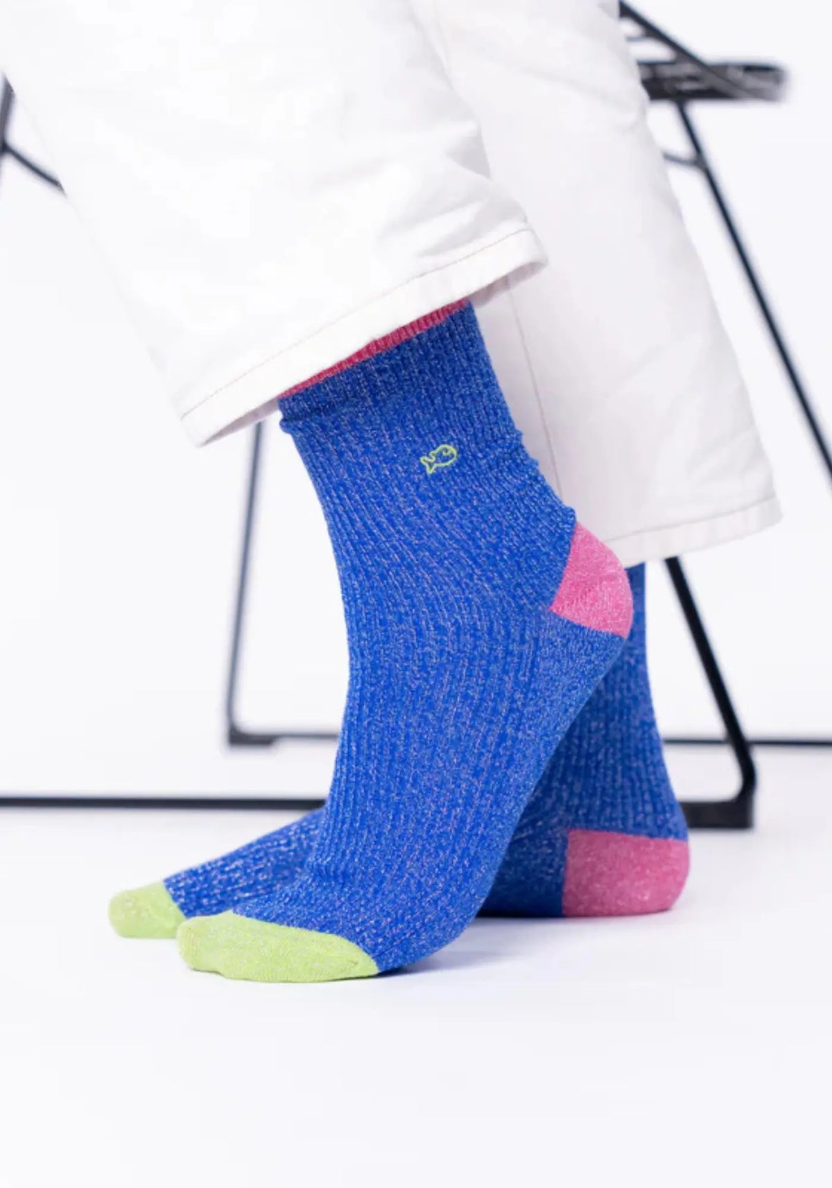 La porte les chaussettes vintage pailletées bleu éléctrique de chez Billybelt