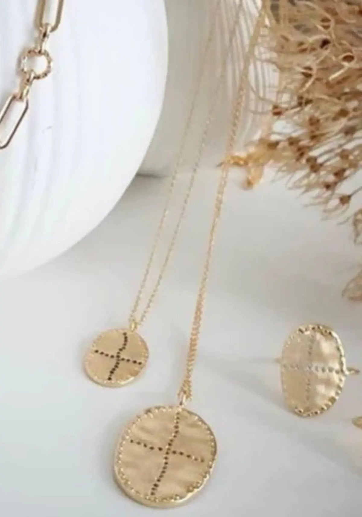 Le collier bazile de chez Louise Hendricks