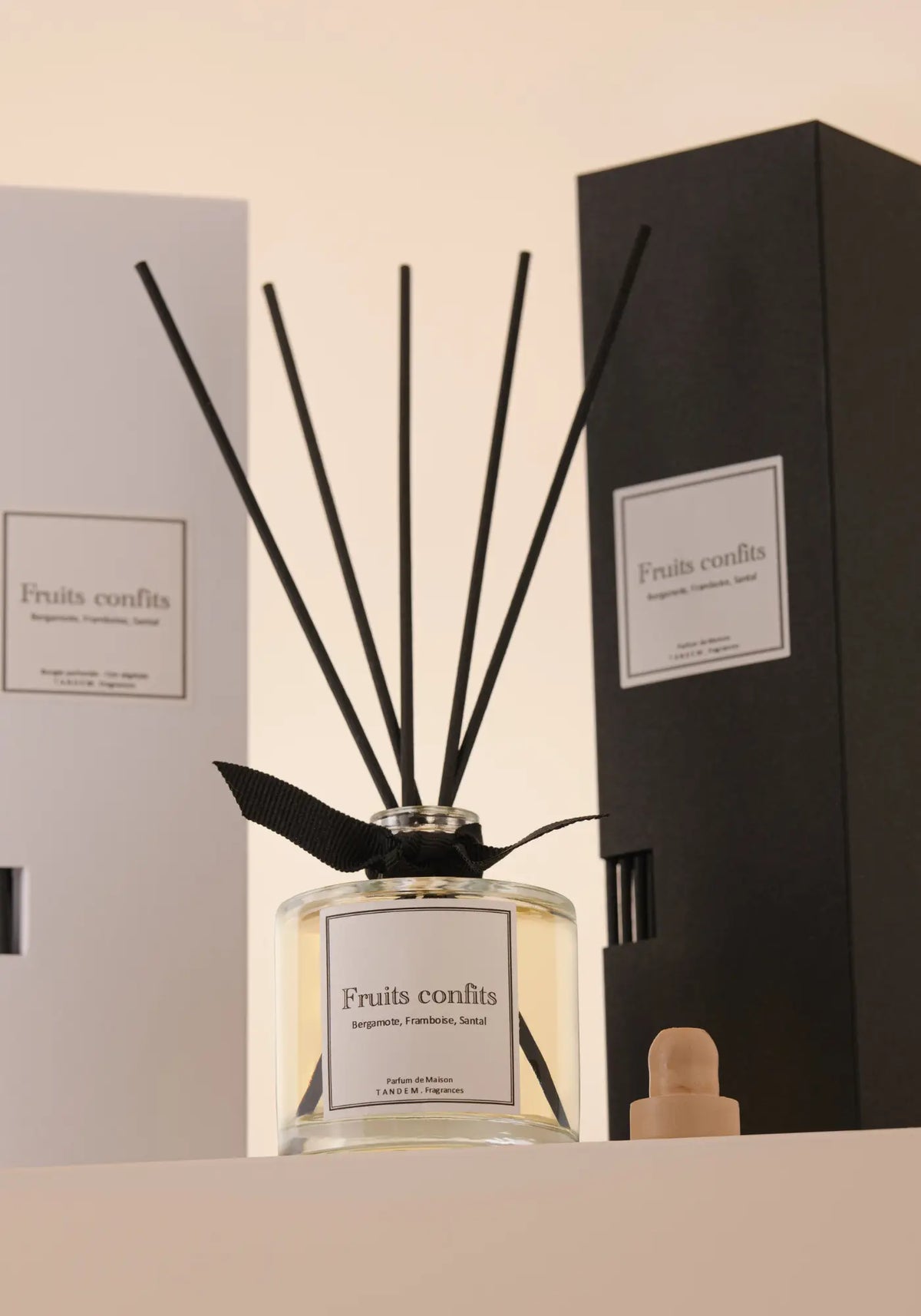Le diffuseur à batonnets 100ml fruits confits de chez Tandem Fragrances