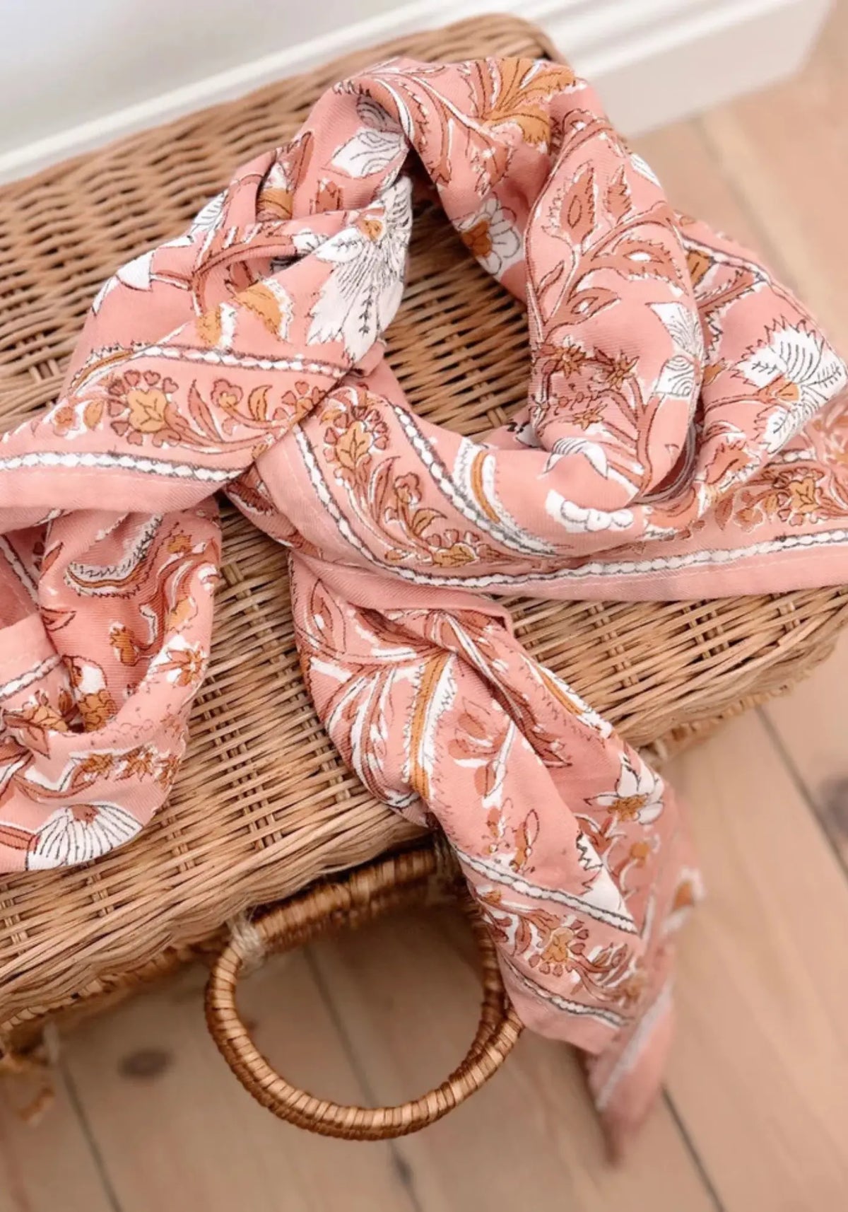 Le foulard delhi mum 100cm blush de chez So Family