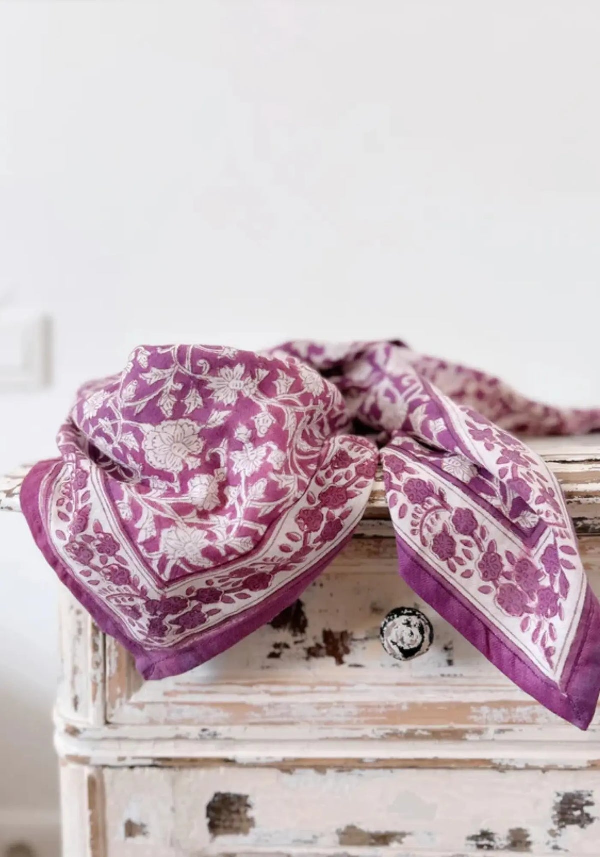 Le foulard delhi mum 100cm lilas de chez So Family