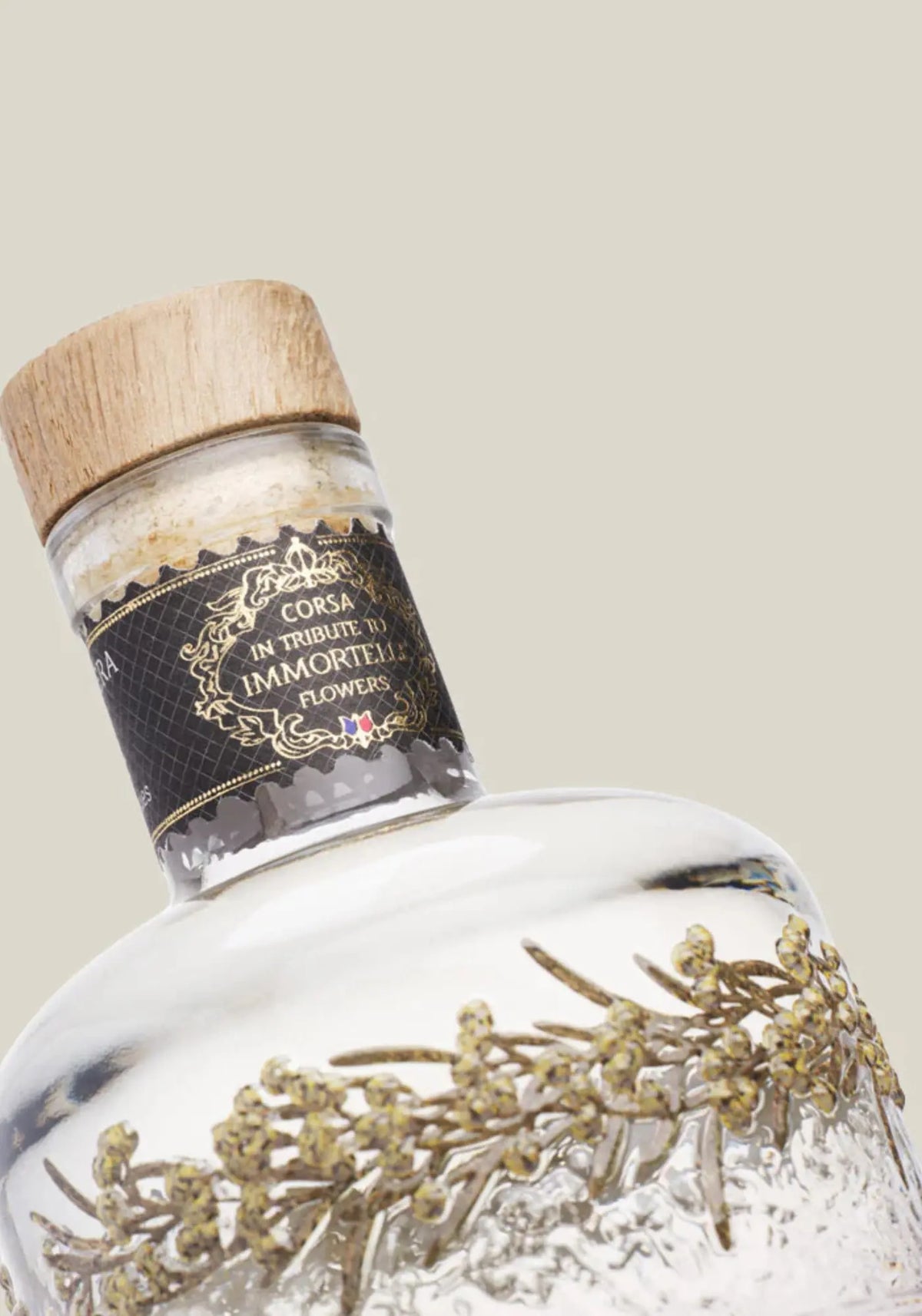 Zoom sur la bouteille de gin Melifera edizione corsa 