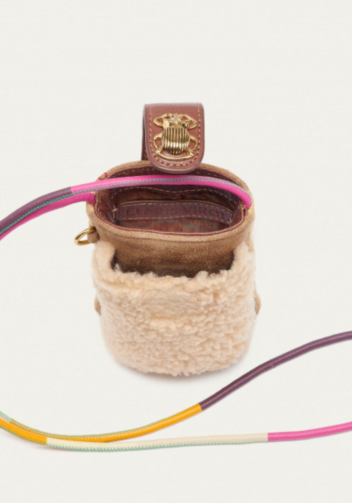 interieur-etui-telephone-marcus-double-creme-claris-virot