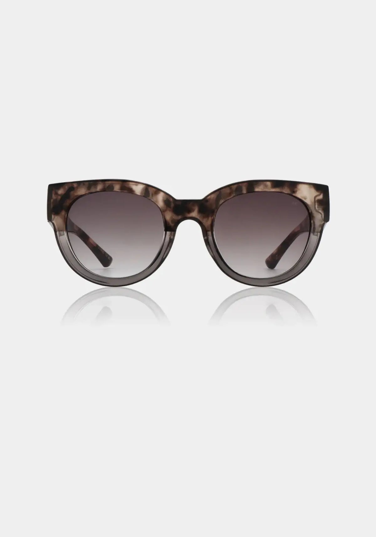 Les lunettes de soleil Lilly coquina de chez A.kjaerbede