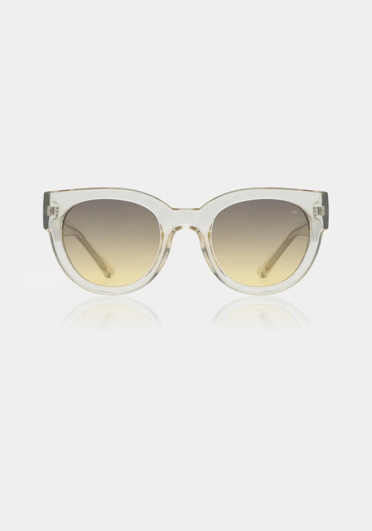 Les lunettes de soleil Lilly écru transparent de chez A.kjaerbede