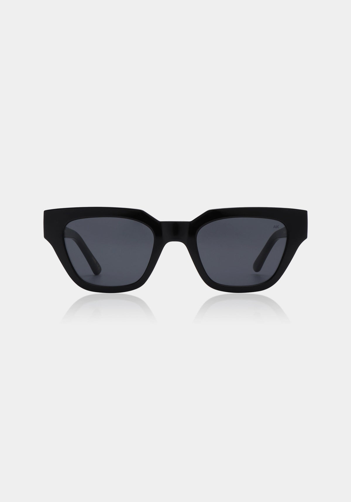 Les lunettes de soleil Kaws black de chez A.Kjaerbede