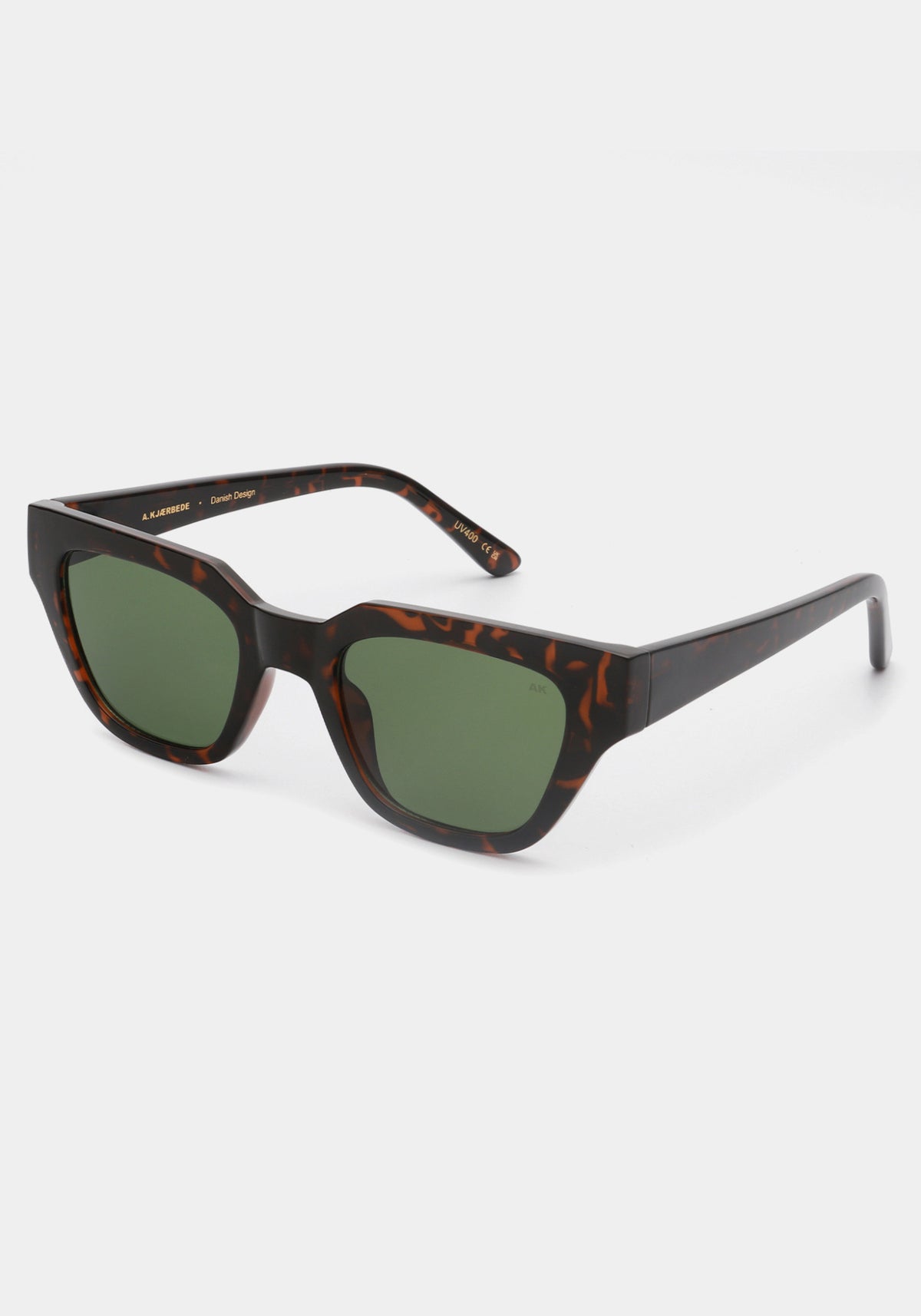 Les lunettes de soleil Kaws demi tortoise de chez A.Kjaerbede