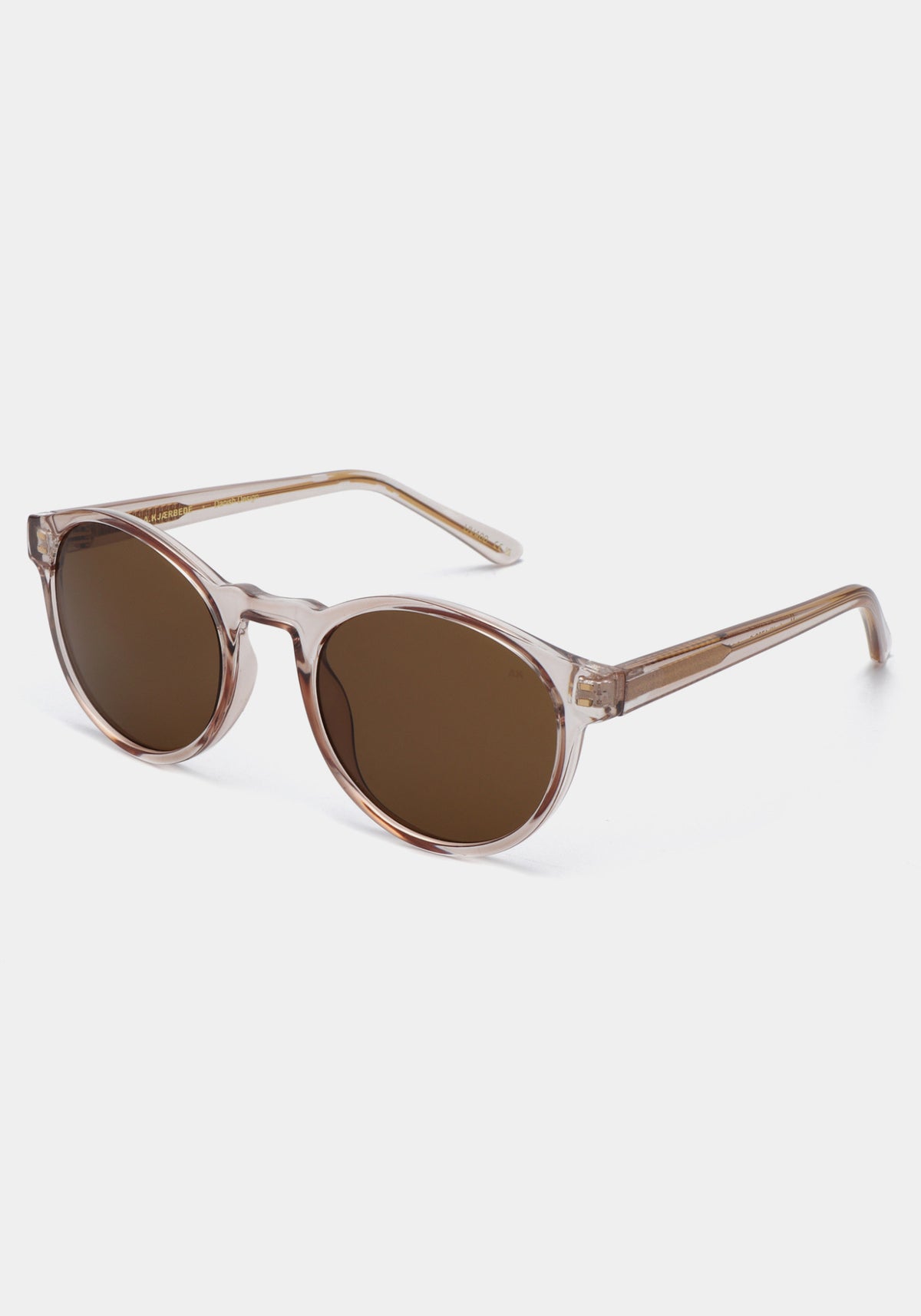Les lunettes de soleil Marvin champagne de chez A.Kjaerbede
