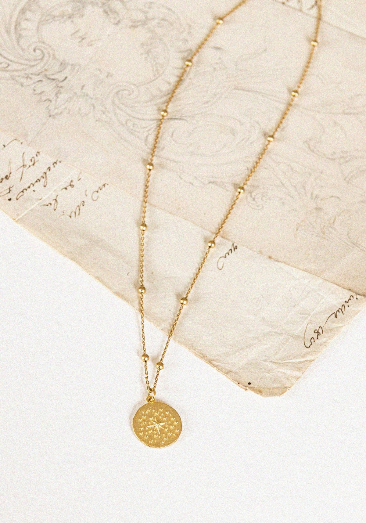 La médaille pour femme Stella de chez Bacci Paris