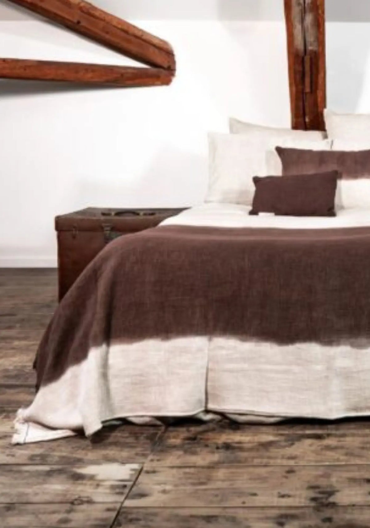 Le plaid tandem 135 x 220 cm ebene de chez Bed and Philosophy