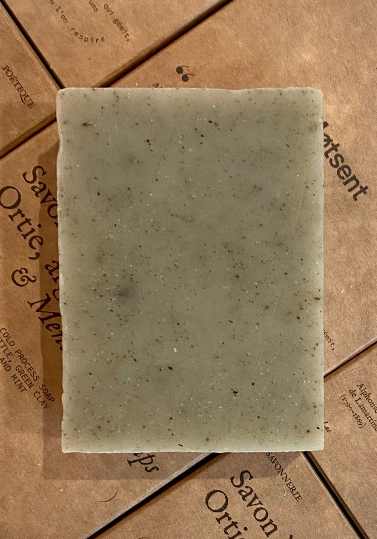 Savon solide argile verte et ortie de chez Motsent
