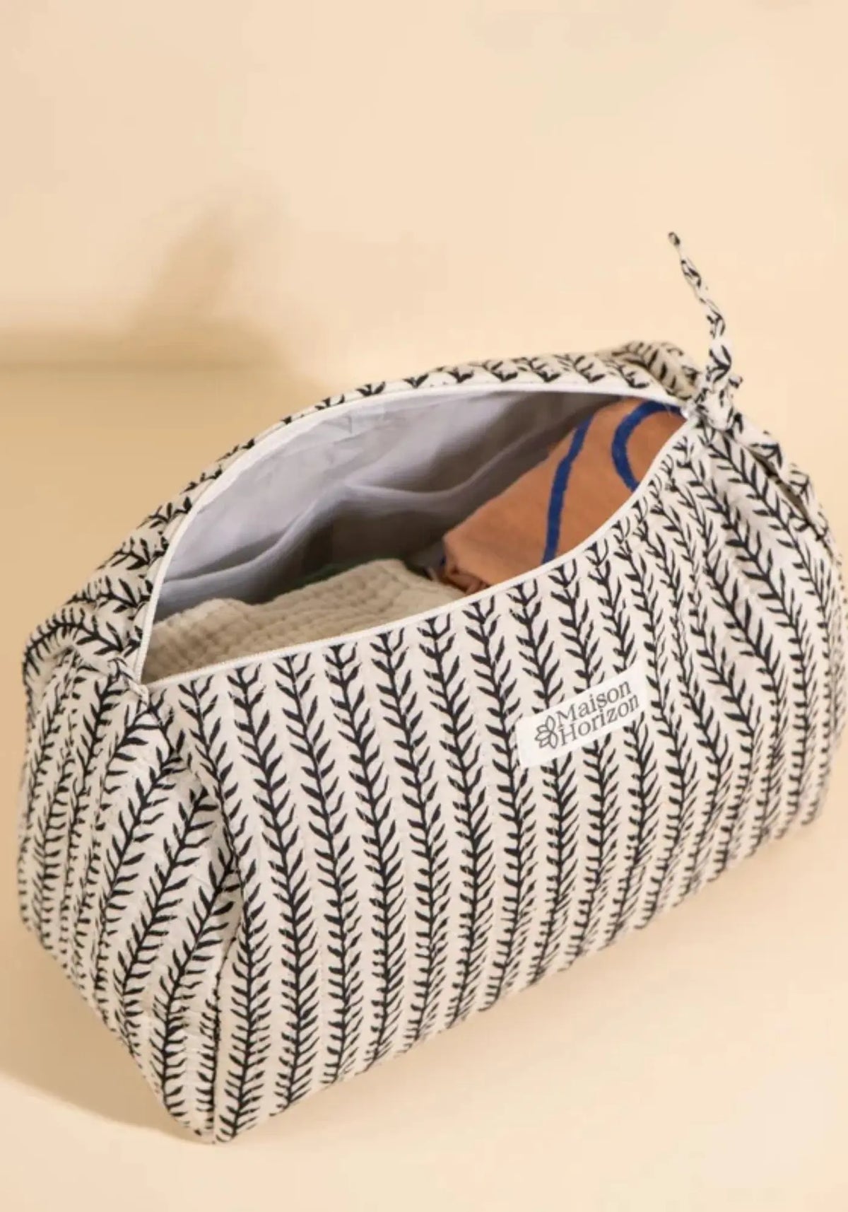La trousse de toilette banita black and white de chez Maison Horizon