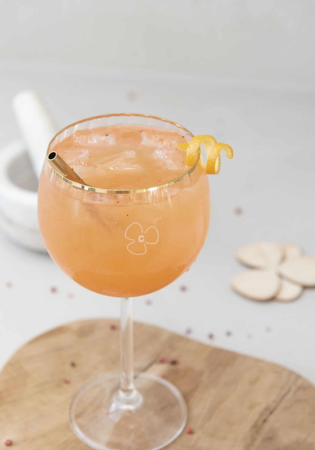 Le verre Olivia de chez Clover Gin