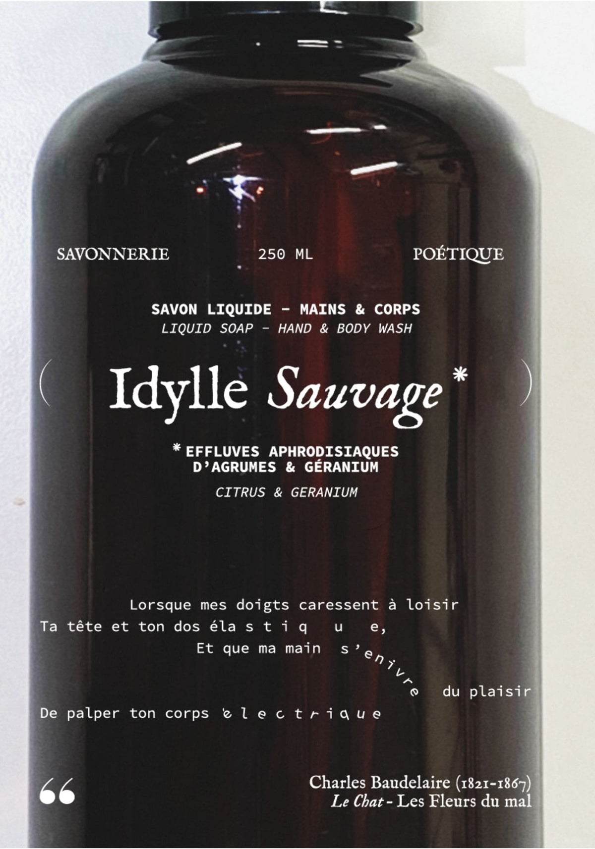 Zoom sur le poème de la bouteille de savon liquide Idylle sauvage de chez Motsent
