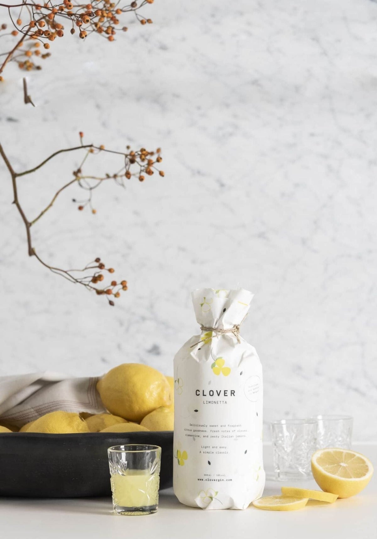 bouteille-et-verre-shooter-limonetta-coktail-clover-gin