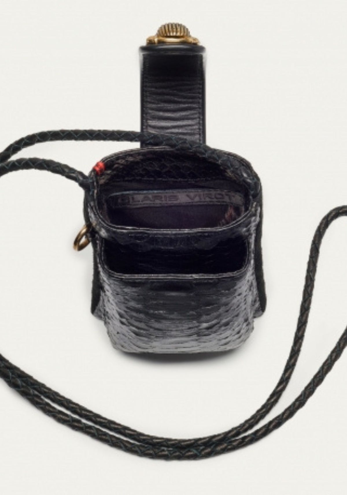 etui-telephone-marcus-noir-interieur-claris-virot