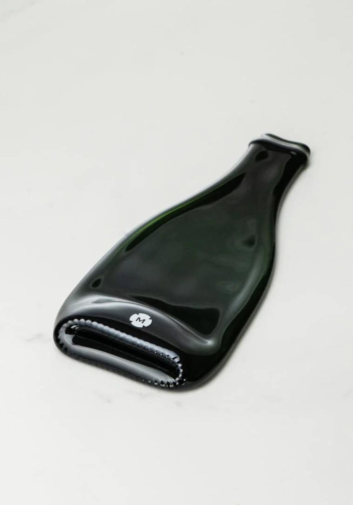 marsault-planche-apero-verre-bouteille-petite