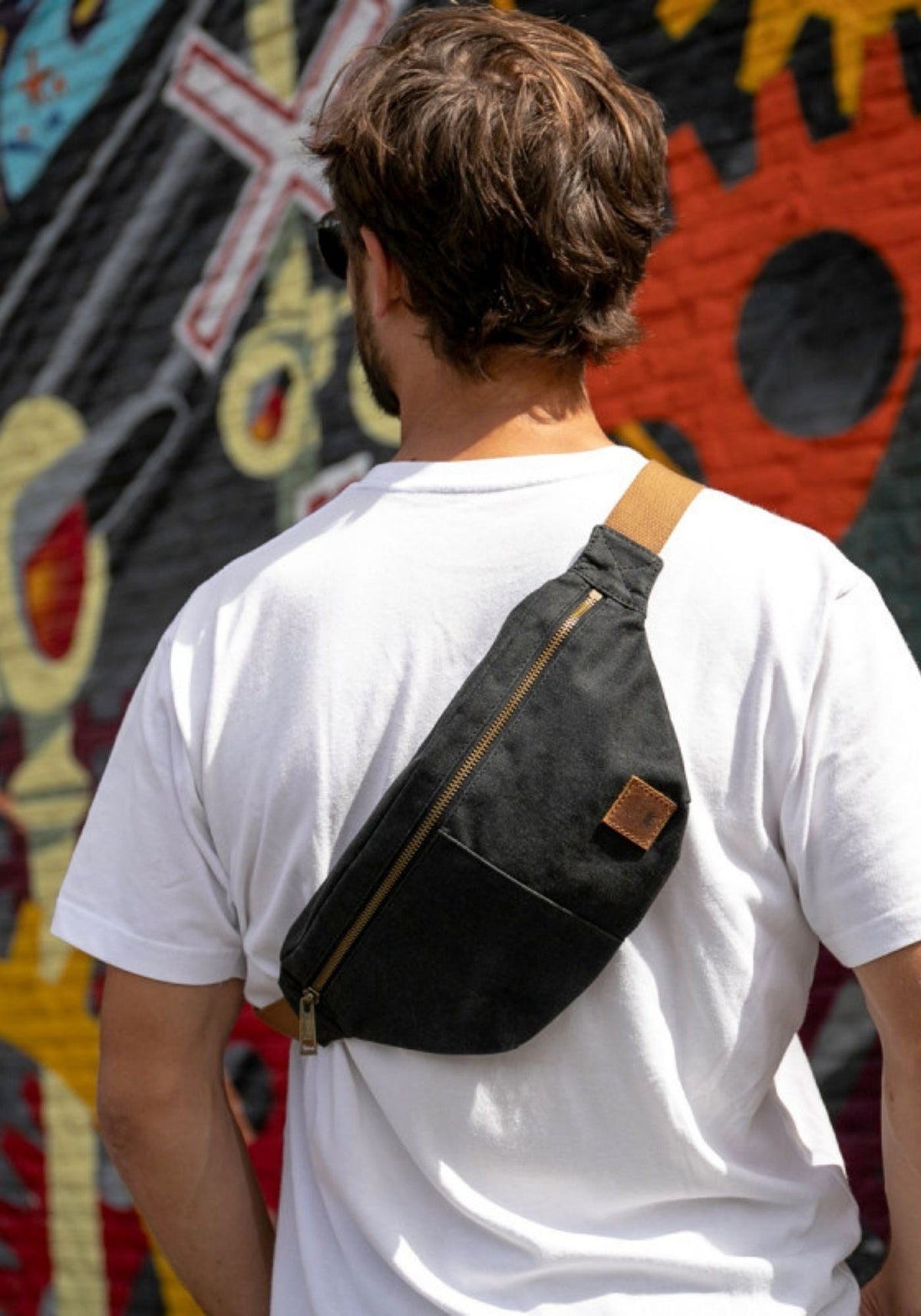 sac-banane-sling-porte-noir
