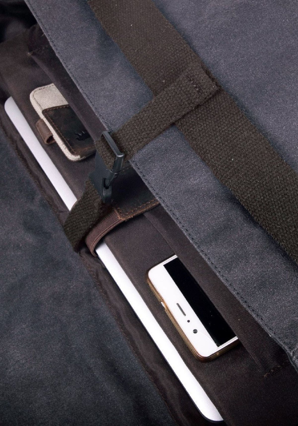 sac-messenger-interieur-pochettes