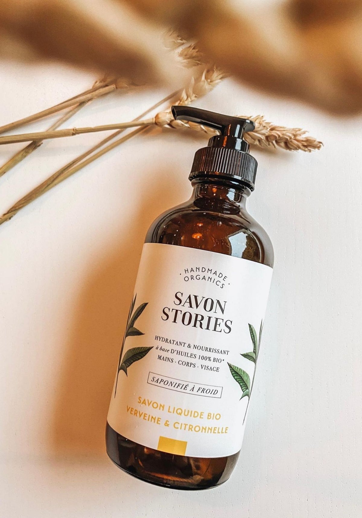 savon-liquide-bouteille-en-verre-savon-stories