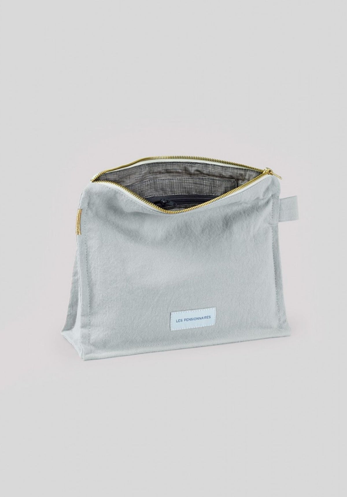 trousse-de-toilette-bleu-subtil-les-pensionnaires
