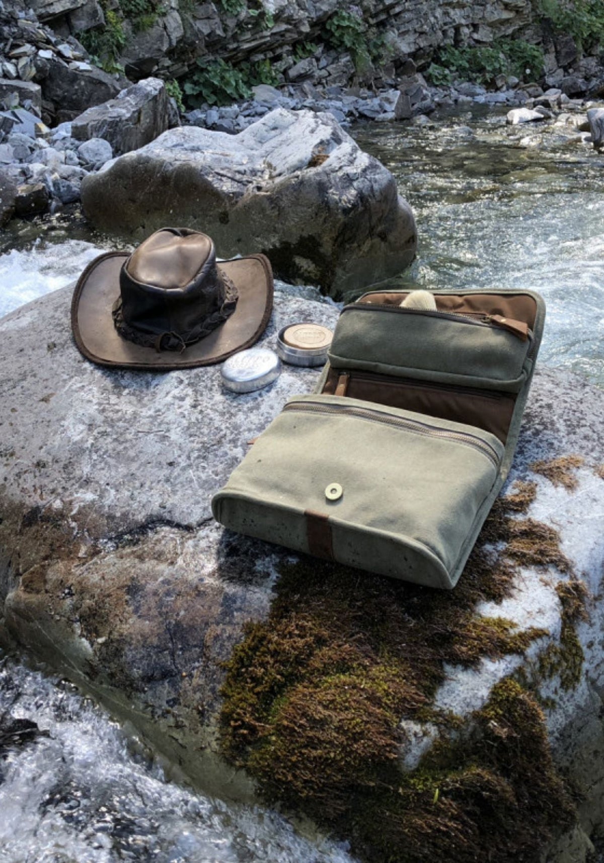 trousse-de-toilette-homme-large-exterieur-voyage