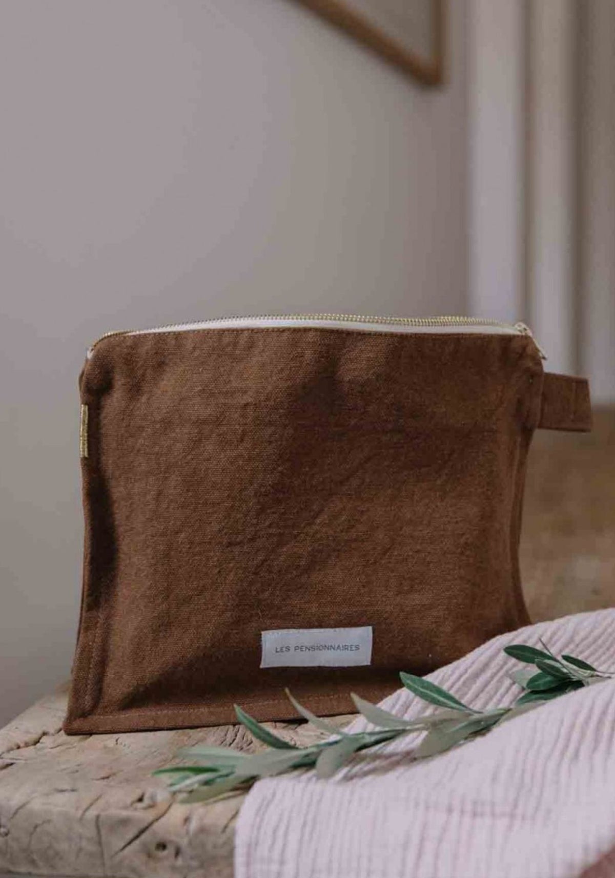 trousse-de-toilette-noisette-marron-les-pensionnaires